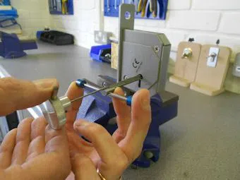 Logan Locksmith Shop San Antonio, TX 210-780-7318 - key-broke-in-lock